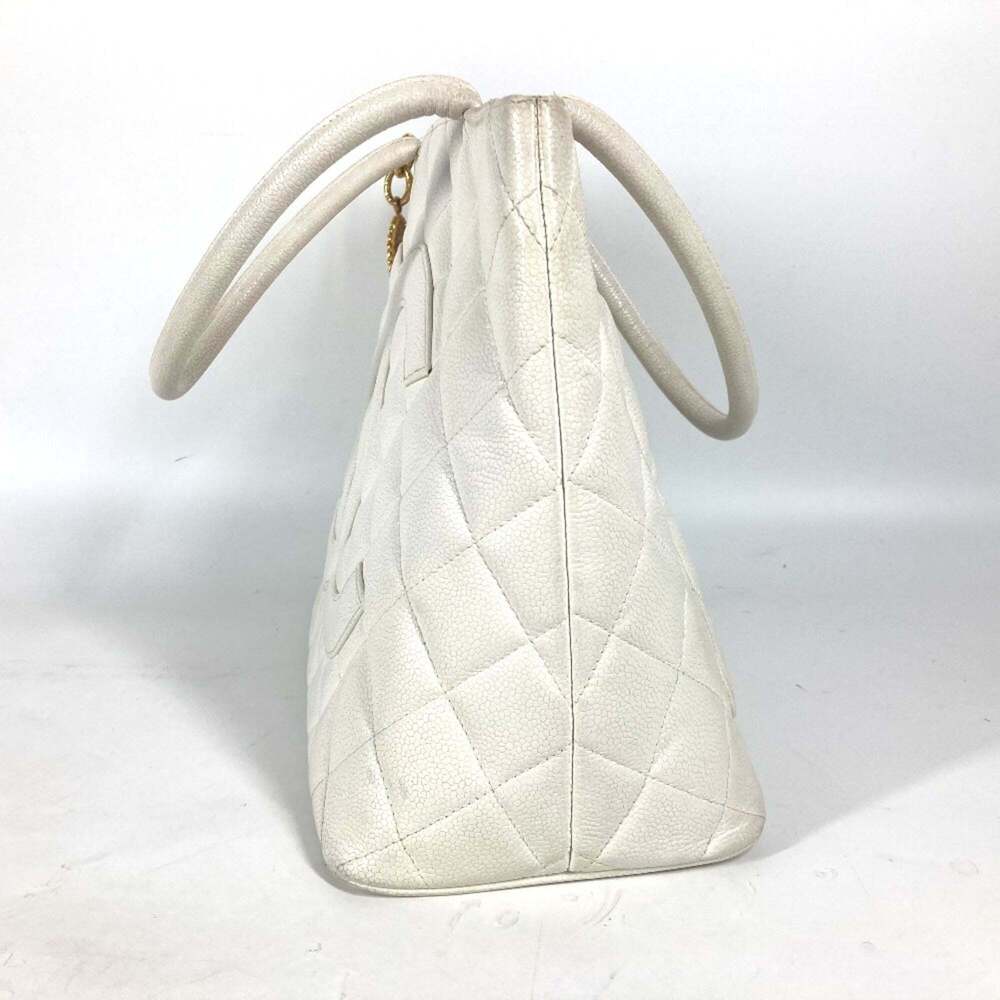 CHANEL White Caviar Leather Logo Shoulder Bag - Picture 4 of 16